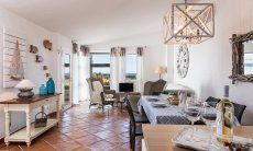 Li Conchi 17 | Light flooded living room with style New Picture 2022
