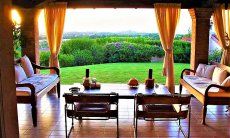 Villa Ulivi 27 | Covered terrace with garden view V. Ulivi 27