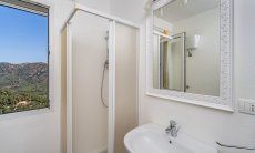 Villa Aquila Alta | Bathroom with shower New Picture