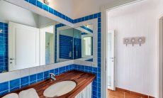 Li Conchi 44 | Bathroom 2 with shower New Picture 2025