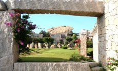 Villa Domus 9d | Path to the pool of Domus di Pitrizza bathroom