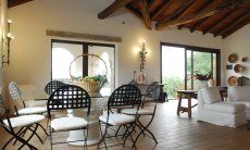 Villa Fiorita | Glass dining table for 8 people bathroom