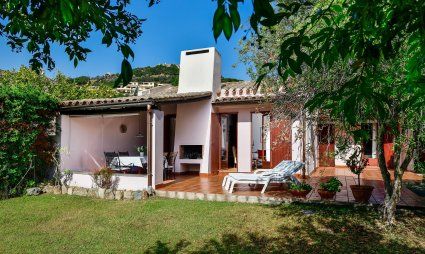 Villa Roberta on the beach with mediterraneum garden