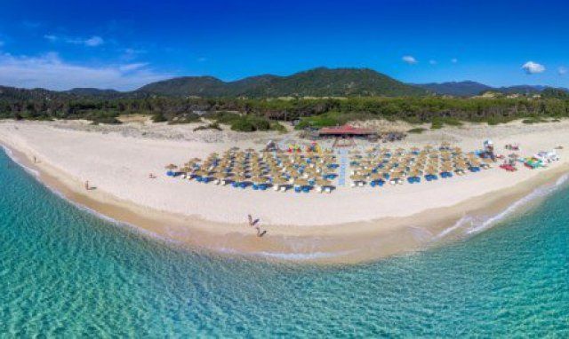 Lido Tamatete: Restaurant, Sunbeds and -shades, children's playground, only about 1.5 miles from Li Conchi